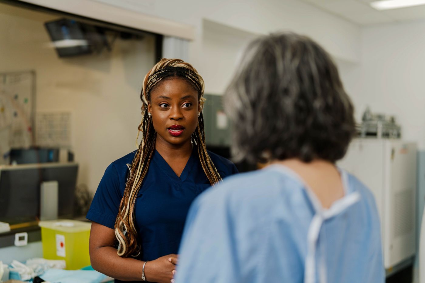 MRT talking to patient 